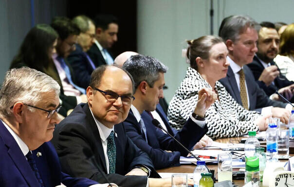 Evropljani ne odustaju od svog kandidata za visokog predstavnika, Rene Troccaz putuje u Washington Evropljani ne odustaju od svog kandidata za visokog predstavnika, Rene Troccaz putuje u Washington