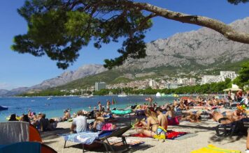 Građani Bosne i Hercegovine drugi po broju turista u Makarskoj Građani Bosne i Hercegovine drugi po broju turista u Makarskoj