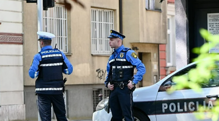 Incident u Sarajevu: Pijana 33-godišnjakinja napala policajca i lakše ga povrijedila Incident u Sarajevu: Pijana 33-godišnjakinja napala policajca i lakše ga povrijedila