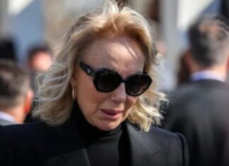 „Izletjela na ulicu usred noći i zvala policiju“: Komšije Lepa Brena otkrile šta se dešava, 0vo je h0r0r, uznemirujući snimak objavljen „Izletjela na ulicu usred noći i zvala policiju“: Komšije Lepa Brena otkrile šta se dešava, 0vo je h0r0r, uznemirujući snimak objavljen