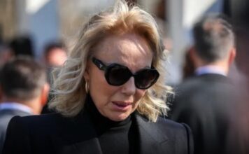 „Izletjela na ulicu usred noći i zvala policiju“: Komšije Lepa Brena otkrile šta se dešava, 0vo je h0r0r, uznemirujući snimak objavljen „Izletjela na ulicu usred noći i zvala policiju“: Komšije Lepa Brena otkrile šta se dešava, 0vo je h0r0r, uznemirujući snimak objavljen