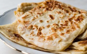 Kako se prave gozleme? Tradicionalne turske pitice iz tiganja punjene sirom i spanaćem Kako se prave gozleme? Tradicionalne turske pitice iz tiganja punjene sirom i spanaćem