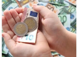Koliko džeparca dajete djeci? Neki kažu 0, a drugi barem 200 eura Koliko džeparca dajete djeci? Neki kažu 0, a drugi barem 200 eura