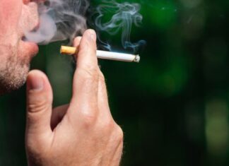 Koliko je sunčanje zaista štetno: Mnogi godinama žive u zabludi i nesvesno sebe stavljaju u rizik Koliko je sunčanje zaista štetno: Mnogi godinama žive u zabludi i nesvesno sebe stavljaju u rizik