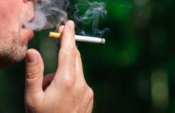 Koliko je sunčanje zaista štetno: Mnogi godinama žive u zabludi i nesvesno sebe stavljaju u rizik Koliko je sunčanje zaista štetno: Mnogi godinama žive u zabludi i nesvesno sebe stavljaju u rizik