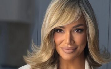 Marija Mikić došla na Rikijev koncert i vratila na velika vrata popularnu frizuru iz 90-ih: Neverovatno podmlađuje i čak na tankoj kosi odlično izgleda Marija Mikić došla na Rikijev koncert i vratila na velika vrata popularnu frizuru iz 90-ih: Neverovatno podmlađuje i čak na tankoj kosi odlično izgleda