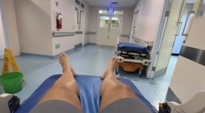 Marija Šerifović završila u bolnici, uvezli je u invalidskim kolicima Marija Šerifović završila u bolnici, uvezli je u invalidskim kolicima