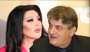 “MORAM DA TE ZGAZIM DA BIH BIO VEĆI OD TEBE” NAKON OVIH RIJEČI Dragana Mirković GA PONIZILA na njagori mogući način!!!Pogledajte koga je dovela njemu na oči i kakav je skandal napravio!!!! “MORAM DA TE ZGAZIM DA BIH BIO VEĆI OD TEBE” NAKON OVIH RIJEČI Dragana Mirković GA PONIZILA na njagori mogući način!!!Pogledajte koga je dovela njemu na oči i kakav je skandal napravio!!!!