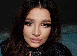 Naša pevačica zatekla muža u krevetu sa muškarcem, uhvatila ga u zanosu: “Toliko sam ponižena kao žena, ne znam kako da se nosim s time” Naša pevačica zatekla muža u krevetu sa muškarcem, uhvatila ga u zanosu: “Toliko sam ponižena kao žena, ne znam kako da se nosim s time”