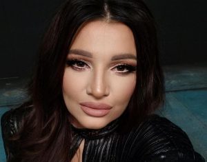 Naša pevačica zatekla muža u krevetu sa muškarcem, uhvatila ga u zanosu: “Toliko sam ponižena kao žena, ne znam kako da se nosim s time” Naša pevačica zatekla muža u krevetu sa muškarcem, uhvatila ga u zanosu: “Toliko sam ponižena kao žena, ne znam kako da se nosim s time”