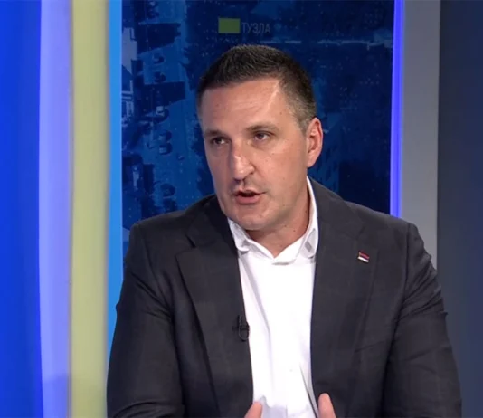 Nedeljko Elek podnio ostavku, optužio gradonačelnika Istočnog Sarajeva Nedeljko Elek podnio ostavku, optužio gradonačelnika Istočnog Sarajeva