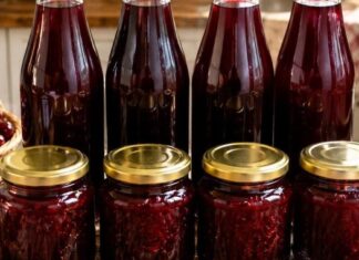 Od 4 kg višanja dobila sam 4 l sirupa i 4 teglice marmelade – ništa se ne baca, sve miriše na ljeto! Od 4 kg višanja dobila sam 4 l sirupa i 4 teglice marmelade – ništa se ne baca, sve miriše na ljeto!