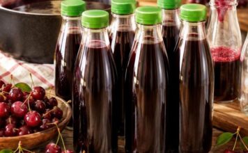 Od 5 kg višanja dobijem 4,5 litra sirupa domaći sok koji miriše na ljeto! Od 5 kg višanja dobijem 4,5 litra sirupa domaći sok koji miriše na ljeto!