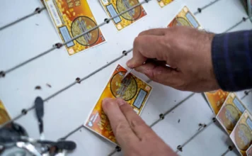Osvojio bogatstvo na srećki, pa dobio 20 dolara Osvojio bogatstvo na srećki, pa dobio 20 dolara