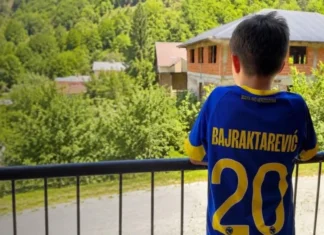 Podrška koja je dirnula mnoge: Dječak iz Srebrenice poslao poruku reprezentaciji BiH Podrška koja je dirnula mnoge: Dječak iz Srebrenice poslao poruku reprezentaciji BiH
