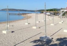 Popularna plaža na Jadranu zapuštena pred početak ljetne sezone: Grafiti, plijesan i oštećena oprema Popularna plaža na Jadranu zapuštena pred početak ljetne sezone: Grafiti, plijesan i oštećena oprema