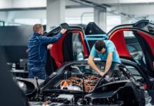 POSAO ZA 150 LJUDI: Rimac pokrenuo serijsku proizvodnju baterija za njemačkog giganta POSAO ZA 150 LJUDI: Rimac pokrenuo serijsku proizvodnju baterija za njemačkog giganta