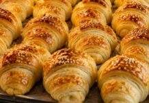 PREDIVNE KROASAN KIFLICE – mekane kao pena, lagane kao pero. PREDIVNE KROASAN KIFLICE – mekane kao pena, lagane kao pero.