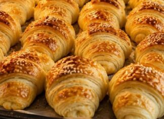 PREDIVNE KROASAN KIFLICE – mekane kao pena, lagane kao pero. PREDIVNE KROASAN KIFLICE – mekane kao pena, lagane kao pero.