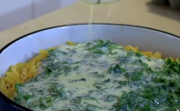 Recept za brz i jeftin ručak za četveročlanu porodicu: Toliko je ukusan da ćete ga paviti bar dva puta nedeljno Recept za brz i jeftin ručak za četveročlanu porodicu: Toliko je ukusan da ćete ga paviti bar dva puta nedeljno