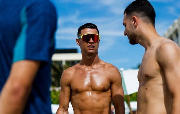 Ronaldo pokazao mišiće na plaži na Floridi Ronaldo pokazao mišiće na plaži na Floridi