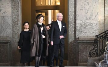 Šok u švedskoj kraljevskoj porodici: Princeza ostavila ćerkama bogatstvo od 11, 6 miliona evra, a sin ostao bez ijednog dela nasledstva Šok u švedskoj kraljevskoj porodici: Princeza ostavila ćerkama bogatstvo od 11, 6 miliona evra, a sin ostao bez ijednog dela nasledstva