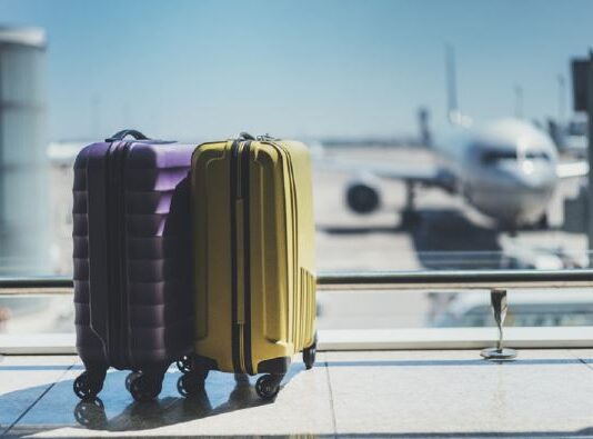 Šta je dozvoljeno, a šta zabranjeno da se unese u avion: Mnogi zbog ove kozmetičke sitnice prođu kao bosi po trnju na granici Šta je dozvoljeno, a šta zabranjeno da se unese u avion: Mnogi zbog ove kozmetičke sitnice prođu kao bosi po trnju na granici