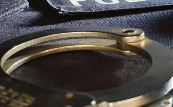 Sumnja se da su “žmirili” na mito: Na granici BiH i Srbije uhapšena 23 policajca i četiri carinika Sumnja se da su “žmirili” na mito: Na granici BiH i Srbije uhapšena 23 policajca i četiri carinika