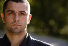 Tražio sam da se otvori očev grob i uradi obdukcija zbog oduzetog nasledstva: Kad mi je misteriozna Jelena u sudu pokazala 1 sliku, nestao sam bez traga Tražio sam da se otvori očev grob i uradi obdukcija zbog oduzetog nasledstva: Kad mi je misteriozna Jelena u sudu pokazala 1 sliku, nestao sam bez traga