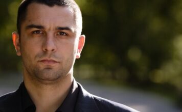 Tražio sam da se otvori očev grob i uradi obdukcija zbog oduzetog nasledstva: Kad mi je misteriozna Jelena u sudu pokazala 1 sliku, nestao sam bez traga Tražio sam da se otvori očev grob i uradi obdukcija zbog oduzetog nasledstva: Kad mi je misteriozna Jelena u sudu pokazala 1 sliku, nestao sam bez traga