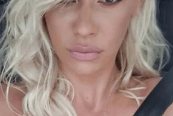 Uhvatili smo Natašu Bekvalac na moru! EV0 ŠTA RADI dok misli da je niko ne gleda! (FOTO) … Uhvatili smo Natašu Bekvalac na moru! EV0 ŠTA RADI dok misli da je niko ne gleda! (FOTO) …