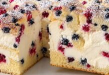 UKUSNA KREMASTA TORTA-PITA S BOBIČASTIM VOĆEM 🍓🫐🤤 savršen spoj prhkog tijesta, nježne kreme i sočnog voća!