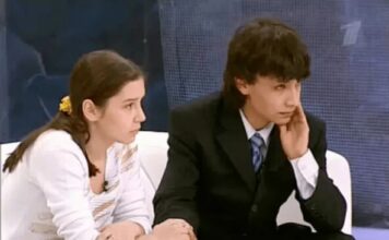 Valentina je u 11. godini rodila prvo dete sa Habibom ne sluteći kakav pakao je čeka: “Polio bi me kiselinom da sam izašla iz kuće” Valentina je u 11. godini rodila prvo dete sa Habibom ne sluteći kakav pakao je čeka: "Polio bi me kiselinom da sam izašla iz kuće"
