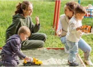 Vera iz Priboja ostavila je decu staroj majci i otputovala sa dečkom: Preklinjali je da se vrati, a onda se pojavio čovek koji ih je odveo sa sobom Vera iz Priboja ostavila je decu staroj majci i otputovala sa dečkom: Preklinjali je da se vrati, a onda se pojavio čovek koji ih je odveo sa sobom