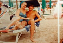 Vladan je na plaži u Sutomoru prepoznao suprugu sa muškarcem na ležaljci: Prišao im je i napravio potez koji će pamtiti do groba Vladan je na plaži u Sutomoru prepoznao suprugu sa muškarcem na ležaljci: Prišao im je i napravio potez koji će pamtiti do groba