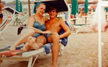 Vladan je na plaži u Sutomoru prepoznao suprugu sa muškarcem na ležaljci: Prišao im je i napravio potez koji će pamtiti do groba Vladan je na plaži u Sutomoru prepoznao suprugu sa muškarcem na ležaljci: Prišao im je i napravio potez koji će pamtiti do groba