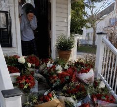 Vratio sam se s puta i zatekao 100 ruža za svoju suprugu, a onda sam pronašao poruku Vratio sam se s puta i zatekao 100 ruža za svoju suprugu, a onda sam pronašao poruku