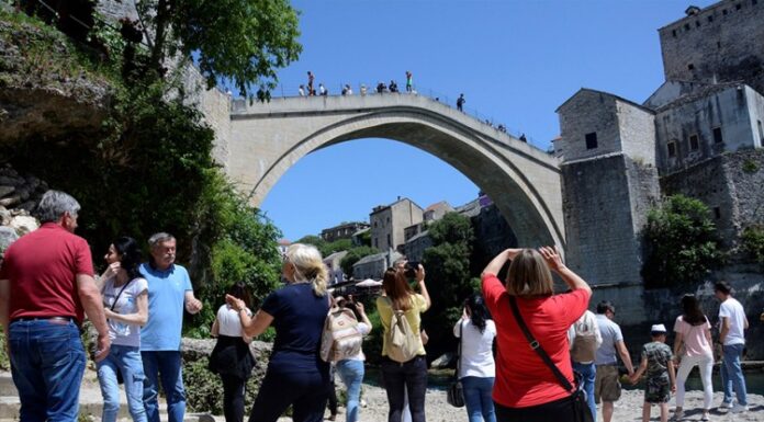 Za četiri mjeseca 2026. BiH posjetilo skoro pola miliona turista, više od milion noćenja Za četiri mjeseca 2026. BiH posjetilo skoro pola miliona turista, više od milion noćenja