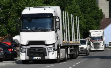 Za Ginisa: Kod kamiondžije iz BiH otkrivena 44 prekršaja, isključen iz saobraćaja Za Ginisa: Kod kamiondžije iz BiH otkrivena 44 prekršaja, isključen iz saobraćaja