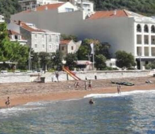 Zakupci otkrili cjenovnik za ovu sezonu: Evo koliko novca morate da izdvojite ZA LEŽALJKE u Crnoj Gori Zakupci otkrili cjenovnik za ovu sezonu: Evo koliko novca morate da izdvojite ZA LEŽALJKE u Crnoj Gori