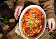 Zapečeni ravioli u sosu sa pečurkama i spanaćem: Toliko dobro da se pravi i da ostane za sutra Zapečeni ravioli u sosu sa pečurkama i spanaćem: Toliko dobro da se pravi i da ostane za sutra