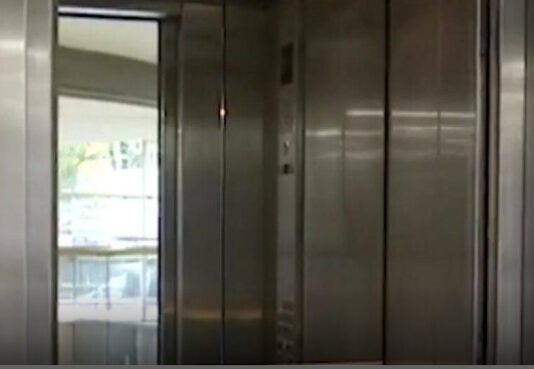 ZAŠTO SVAKI LIFT IMA OGLEDALO? Majstor objasnio: Pre nego što pogledate koliko ste lepi, obratite pažnju na ovo ZAŠTO SVAKI LIFT IMA OGLEDALO? Majstor objasnio: Pre nego što pogledate koliko ste lepi, obratite pažnju na ovo