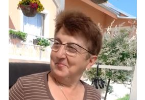 Živojka iz Homolja 30 godina radila u Švajcarskoj: “Bila sam teška beda kad sam otišla, a sad u čudu gledaju kako nam kuća izgleda” Živojka iz Homolja 30 godina radila u Švajcarskoj: “Bila sam teška beda kad sam otišla, a sad u čudu gledaju kako nam kuća izgleda”