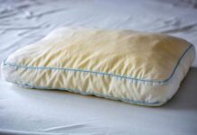 Žute fleke na jastuku nestaju za 15 minuta: Sobarice sa kruzera koriste ova 2 praškasta sastojka Žute fleke na jastuku nestaju za 15 minuta: Sobarice sa kruzera koriste ova 2 praškasta sastojka