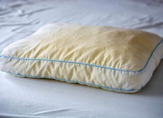 Žute fleke na jastuku nestaju za 15 minuta: Sobarice sa kruzera koriste ova 2 praškasta sastojka Žute fleke na jastuku nestaju za 15 minuta: Sobarice sa kruzera koriste ova 2 praškasta sastojka
