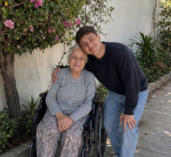 Brinuo sam se o svojoj 90-godišnjoj susjedi jer mi je obećala da ću naslijediti sve što posjeduje. Kad je umrla, nije mi ostavila NIŠTA. Ali sljedećeg jutra njezin odvjetnik pokucao je na moja vrata i rekao: “Ostavila vam je jednu stvar.” Brinuo sam se o svojoj 90-godišnjoj susjedi jer mi je obećala da ću naslijediti sve što posjeduje. Kad je umrla, nije mi ostavila NIŠTA. Ali sljedećeg jutra njezin odvjetnik pokucao je na moja vrata i rekao: “Ostavila vam je jednu stvar.”