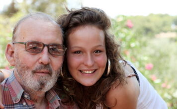 Ceo grad je brujao kako je Olga 36 godina starijem Mihajlu podvalila dete: Posle DNK testa ceo svet im se srušio, a ljudi ga žalili Ceo grad je brujao kako je Olga 36 godina starijem Mihajlu podvalila dete: Posle DNK testa ceo svet im se srušio, a ljudi ga žalili