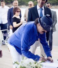 ESTRADA U ŠOKU! Haris Džinović stao na ludi kamen, a niko nije očekivao da će baš poznata političarka stati uz njega pred matičarem!” ESTRADA U ŠOKU! Haris Džinović stao na ludi kamen, a niko nije očekivao da će baš poznata političarka stati uz njega pred matičarem!”