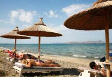 Gordani i Branku je 6-godišnji sin iznenada nestao na plaži u Grčkoj: “Čula sam vrisak, a onda je usledilo 6 najstrašnijih minuta u mom životu” Gordani i Branku je 6-godišnji sin iznenada nestao na plaži u Grčkoj: "Čula sam vrisak, a onda je usledilo 6 najstrašnijih minuta u mom životu"
