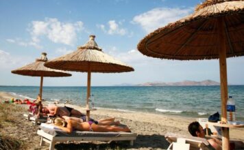 Gordani i Branku je 6-godišnji sin iznenada nestao na plaži u Grčkoj: “Čula sam vrisak, a onda je usledilo 6 najstrašnijih minuta u mom životu” Gordani i Branku je 6-godišnji sin iznenada nestao na plaži u Grčkoj: "Čula sam vrisak, a onda je usledilo 6 najstrašnijih minuta u mom životu"